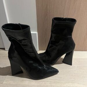 Steve Madden Black Leather Pointed Toe Ankle Boots with Block Heel